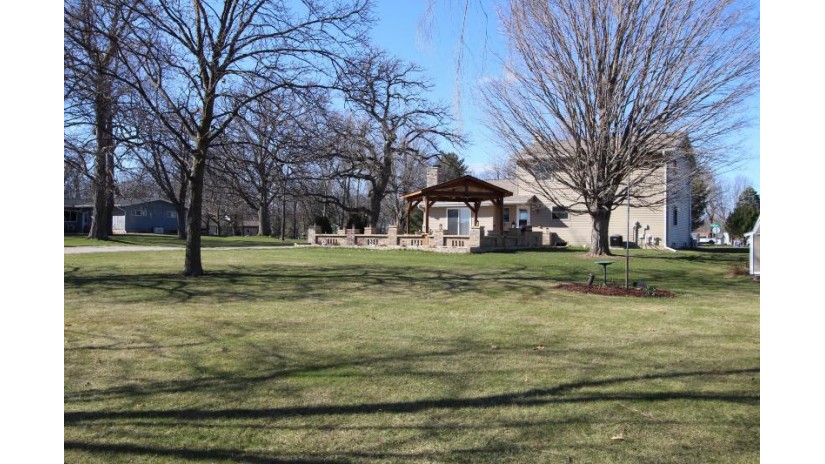 1319 E Robincrest Ln Elkhorn, WI 53121 by Mahler Sotheby's International Realty $749,000