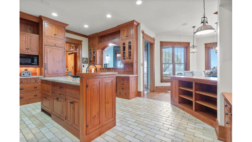 2526 Longtail Beach Ln Suamico, WI 54173 by Found It $2,450,000