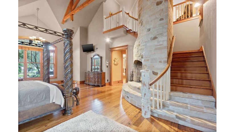 2526 Longtail Beach Ln Suamico, WI 54173 by Found It $2,450,000