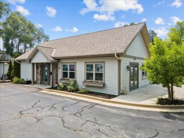 408 S Main St, West Bend, WI 53095-3934
