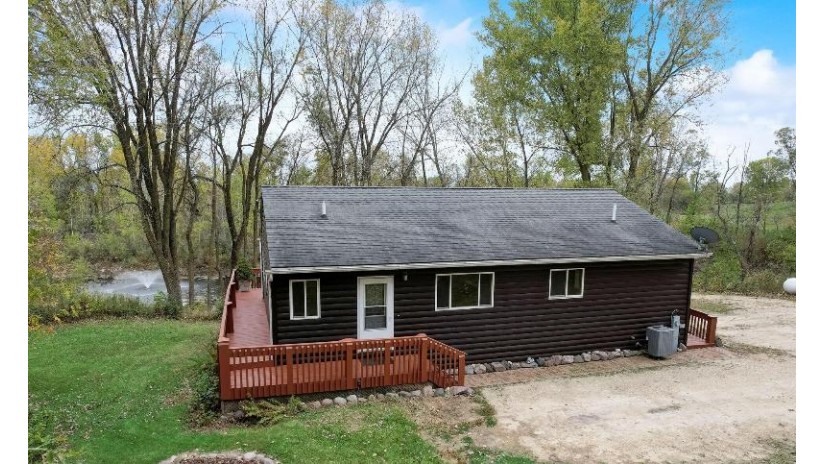 N6854 Noble Rd Hubbard, WI 53032 by Mahler Sotheby's International Realty $475,000