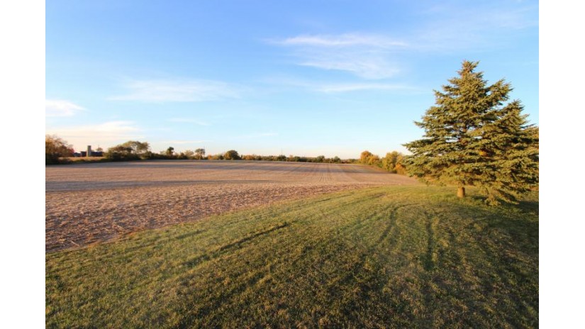 3256 County Road O - S Delavan, WI 53115 by Legendary Real Estate Services - 262-204-5534 $1,100,000