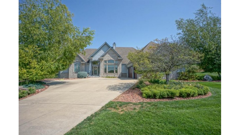 W252S5248 Sage Rd Waukesha, WI 53189 by Lake Country Flat Fee $879,900