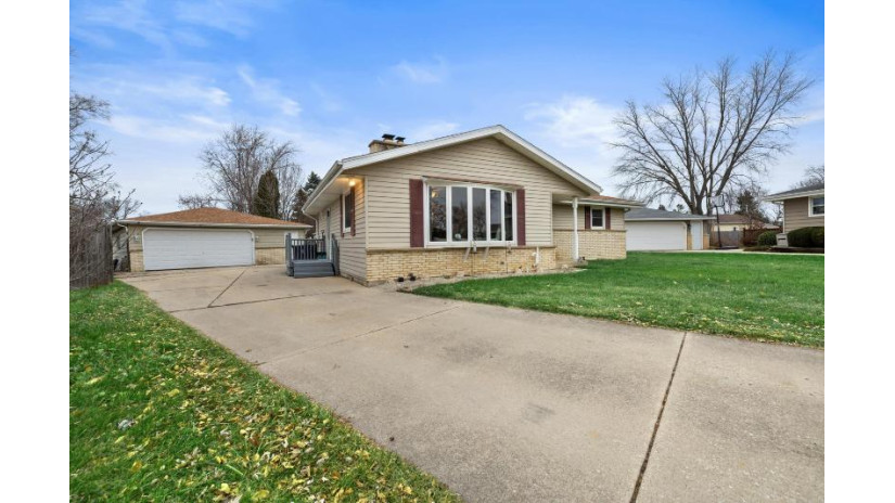 8132 Dorothy Ct Mount Pleasant, WI 53406 by Keller Williams Momentum $290,000