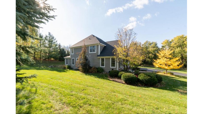 N1517 Meadow Ridge Cir Linn, WI 53147 by Homestead Realty of Lake Geneva $1,095,000