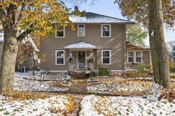 447 S 8th Ave, West Bend, WI 53095