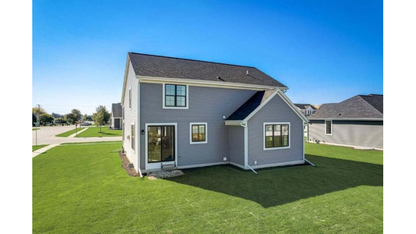 2686 Red Oak Ln East Troy, WI 53120 by Bielinski Homes, Inc. $586,900