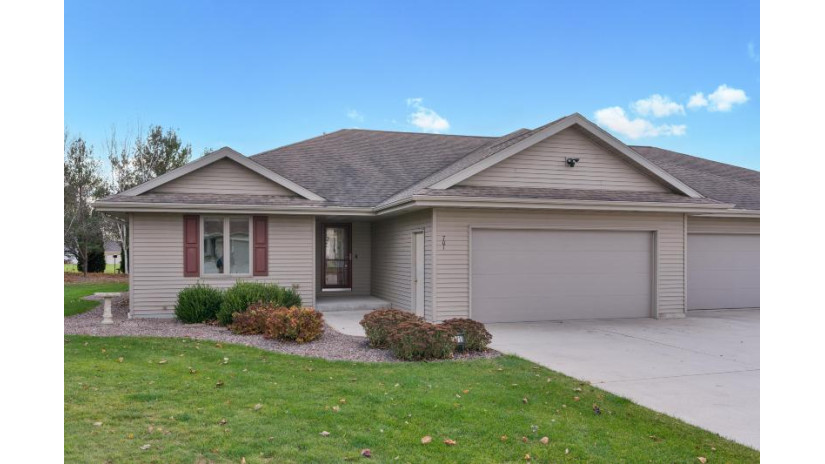 701 Wren Ln Howards Grove, WI 53083 by Pleasant View Realty, LLC $319,900