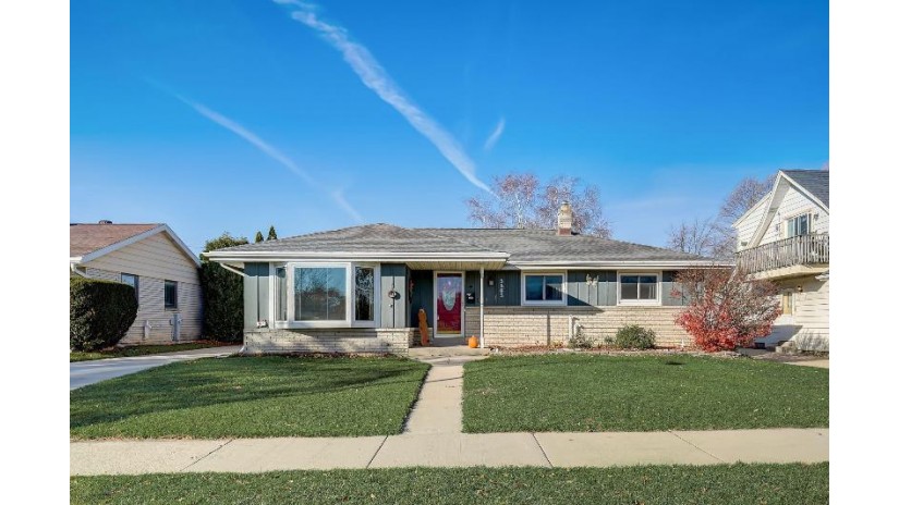 5865 S Illinois Ave Cudahy, WI 53110 by EXP Realty, LLC~MKE $300,000