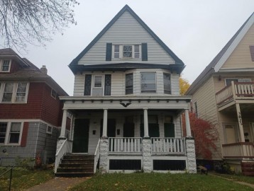 3902 W Walnut St 3904, Milwaukee, WI 53208-1853