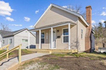 16934 S Davis St, Galesville, WI 54630