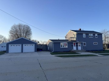 2819 Lincoln Ave, Two Rivers, WI 54241
