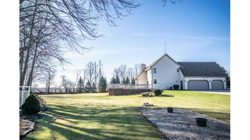 4720 Red Fox Ln Jackson, WI 53095 by Emmer Real Estate Group $714,900