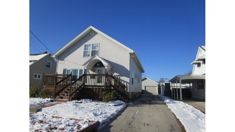 1614 S 15th St Manitowoc, WI 54220 by Coldwell Banker Real Estate Group~Manitowoc - 920-769-1600 $184,900