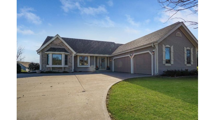 103 Red Fox Dr Johnson Creek, WI 53038 by Lake Country Flat Fee $525,000