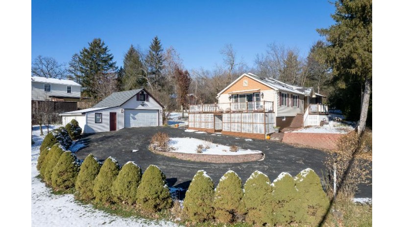 N3179 Robin Rd Geneva, WI 53147 by Lake Geneva Area Realty, Inc. $549,500