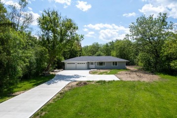 W3665 Mcdonald Rd, Geneva, WI 53147-3523