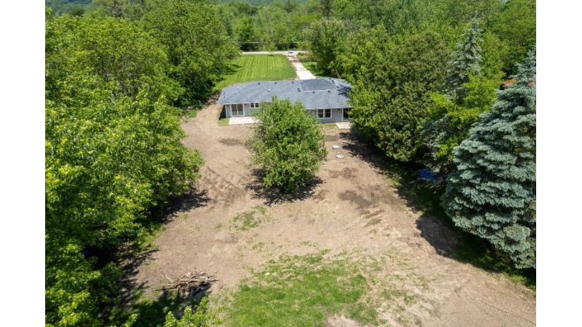 W3665 Mcdonald Rd Geneva, WI 53147 by Lake Geneva Area Realty, Inc. $575,000