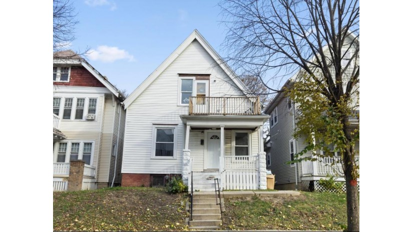 2558 N 37th St Milwaukee, WI 53210 by The Real Estate Edge, LLC $155,000