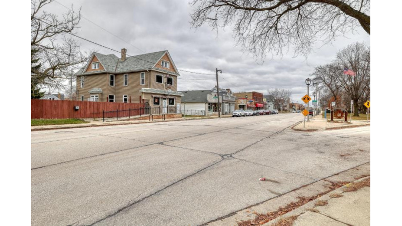 3459 S Kinnickinnic Ave Milwaukee, WI 53207 by Exit Realty Results $499,999