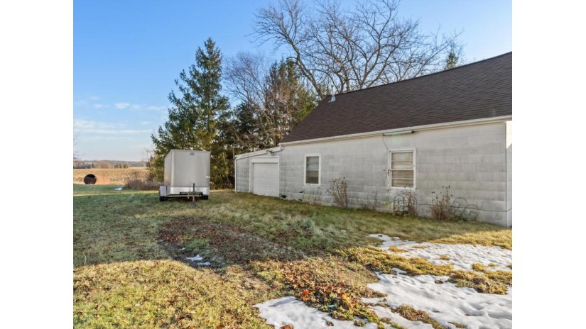 116 E Hillcrest Rd Mishicot, WI 54241 by Berkshire Hathaway HomeService $89,900