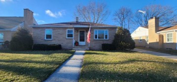 1163 Parkview Dr, Kewaskum, WI 53040