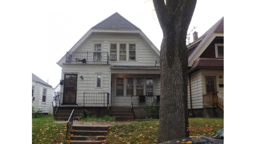 3718 N 36th St 3720 Milwaukee, WI 53216 by Redevelopment Authority City of MKE $72,000