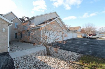 921 Prestwick - 7, Waterford, WI 53185