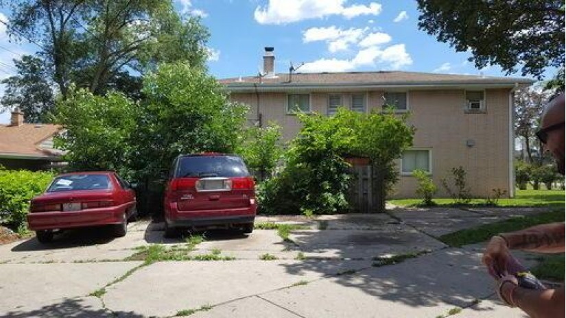 5533 N 95th St 3 Milwaukee, WI 53225 by Berkshire Hathaway HomeServices Metro Realty $750