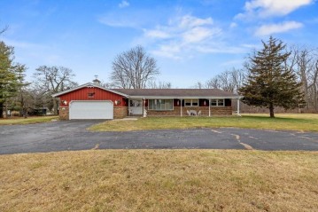 W216S10333 Crowbar Dr, Muskego, WI 53150