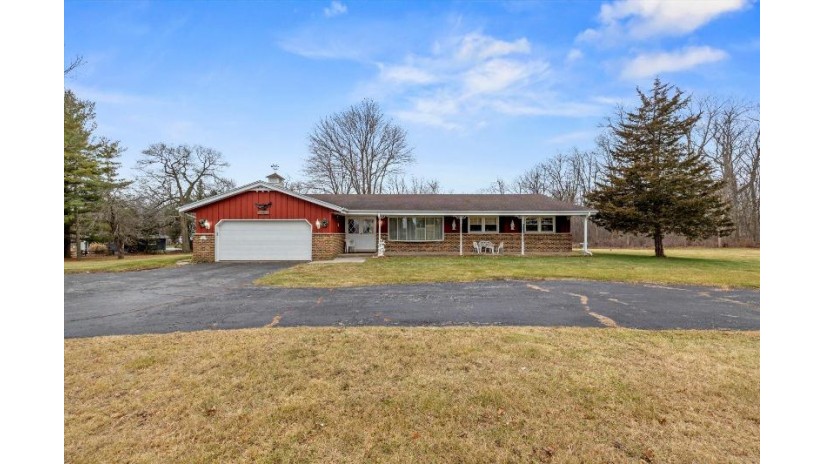 W216S10333 Crowbar Dr Muskego, WI 53150 by Realty Executives Southeast $575,000