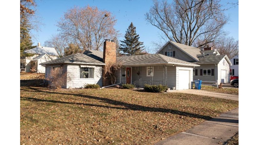 222 W Oak St Viroqua, WI 54665 by New Directions Real Estate $269,900