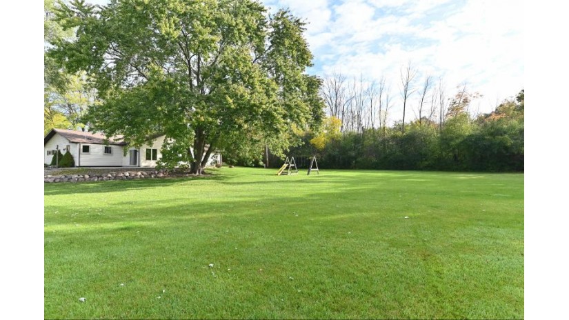 10011 Brookside Dr Caledonia, WI 53108 by Gregg Schmidt Realty LLC $364,900