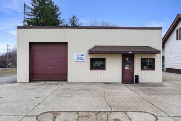 1129 Fond Du Lac Ave 1133, Kewaskum, WI 53040