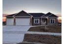 735 Imperial Ct, Hartford, WI 53027 by Briefcase Broker Realty LLC $559,900