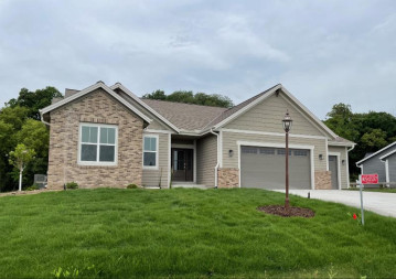 W254S5317 Primrose Lane Ct, Waukesha, WI 53189-9584