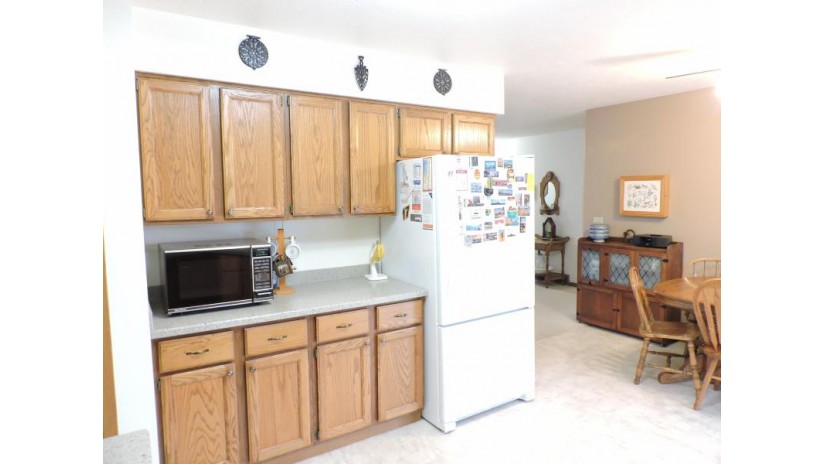 1309 Commonwealth Dr Fort Atkinson, WI 53538 by RE/MAX Preferred~Ft. Atkinson $249,000