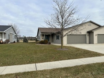 132 Parkview Ct, Cedar Grove, WI 53013-1650