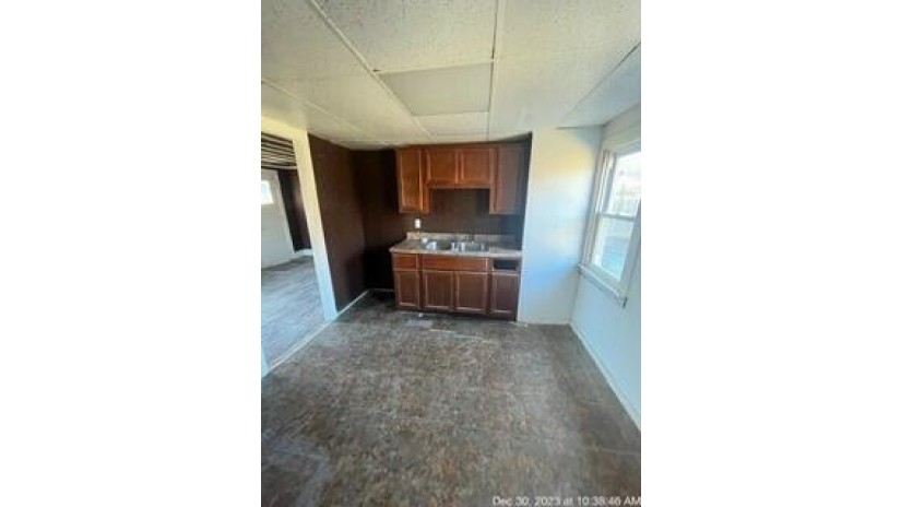 4909 N 49th St Milwaukee, WI 53218 by Realty Executives - Elite $59,900