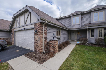 2845 Teal Ridge Ct B, Brookfield, WI 53045-3477