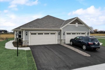 1456 Sandhill Ln 0501, Mukwonago, WI 53149