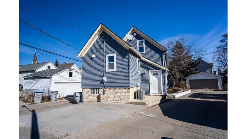 2617 S Pine Ave Milwaukee, WI 53207 by Keller Williams Realty-Lake Country $362,000