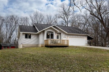 529 Shore Acres Rd, La Crescent, MN 55947