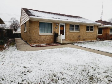 3243 E Lunham Ave, Cudahy, WI 53110