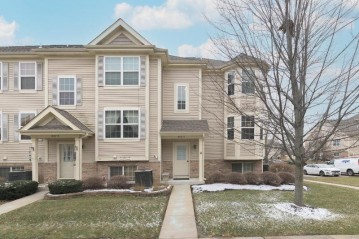 407 Parker Dr A, Genoa City, WI 53128