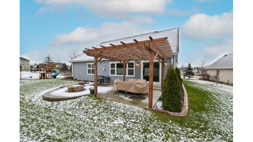 6004 Trefoil Cir Caledonia, WI 53406 by Becker Stong Real Estate Group, Inc. $559,000
