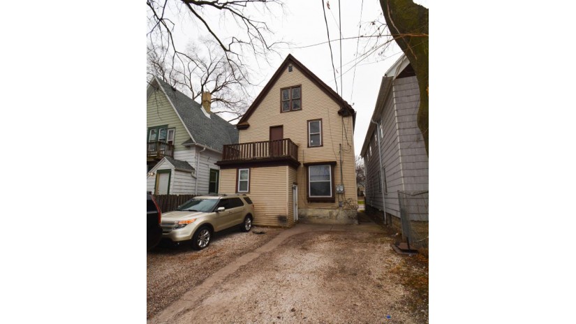 2555 N 27th St 2557 Milwaukee, WI 53210 by Keller Williams-MNS Wauwatosa $44,900