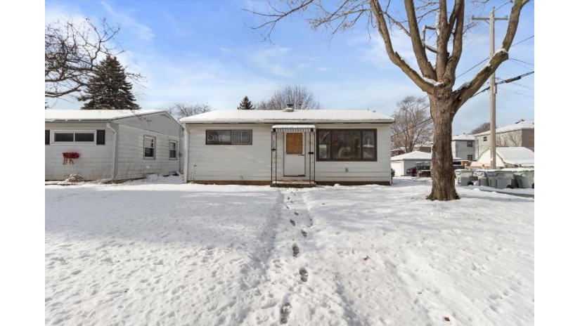 3521 S 22nd St Milwaukee, WI 53221 by Badger Realty Team - Greenfield $199,900