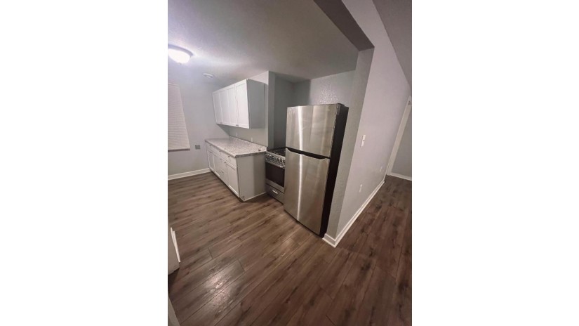 117 N 60th St 1 Milwaukee, WI 53213 by USA Realty $1,000