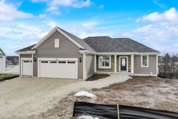 N174W20572 Laurel Springs Cir, Jackson, WI 53037